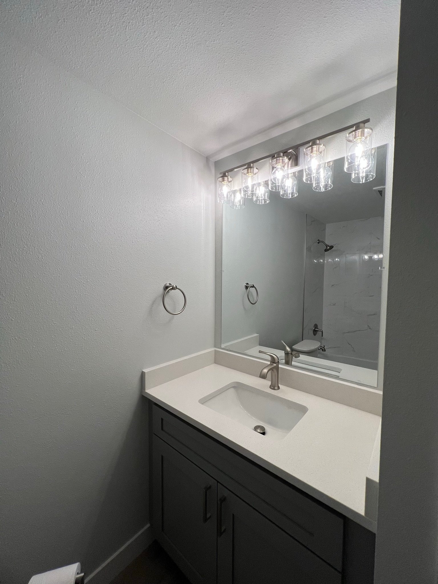 Bathroom vanity