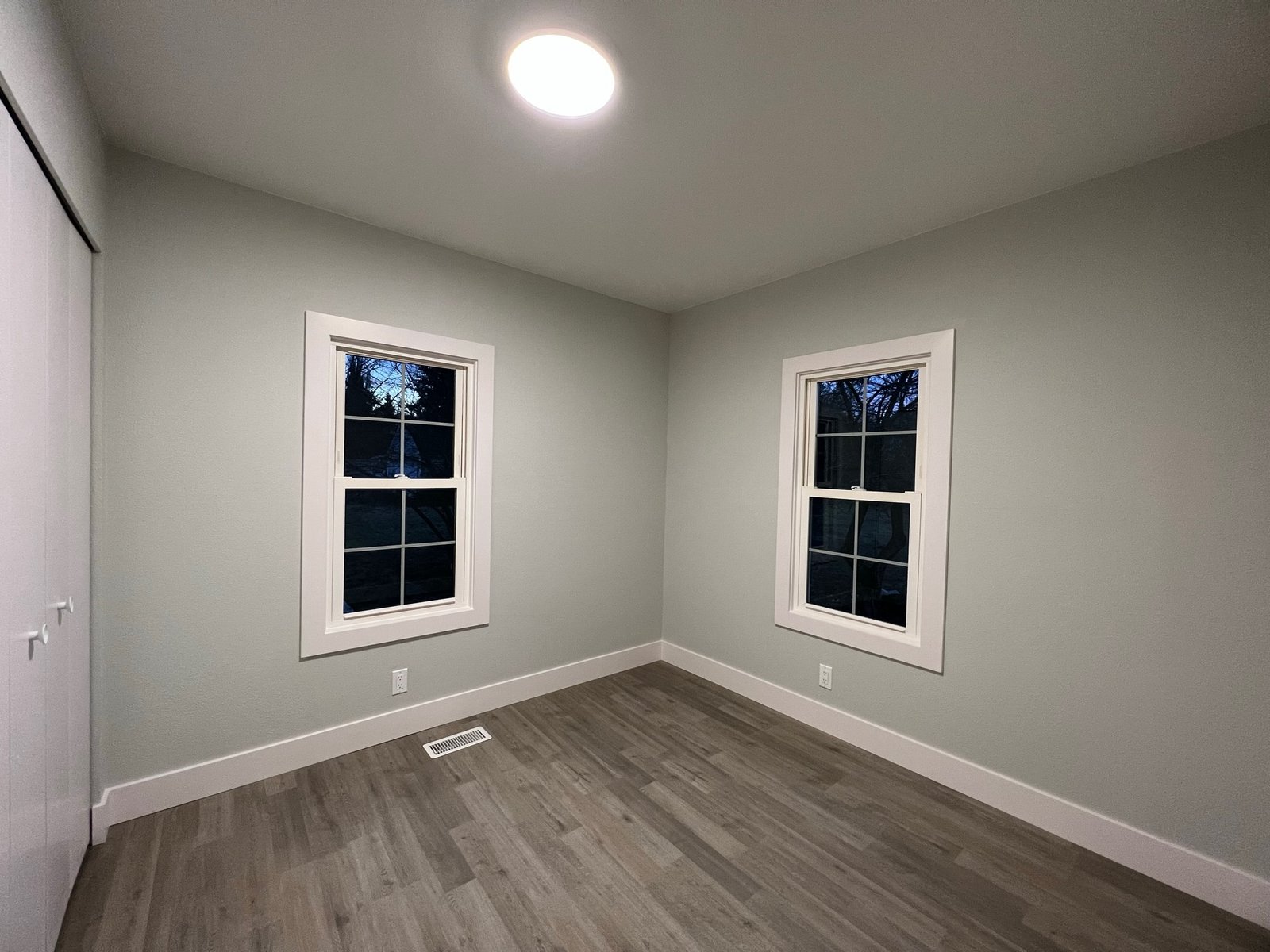 Bedroom interior finishes