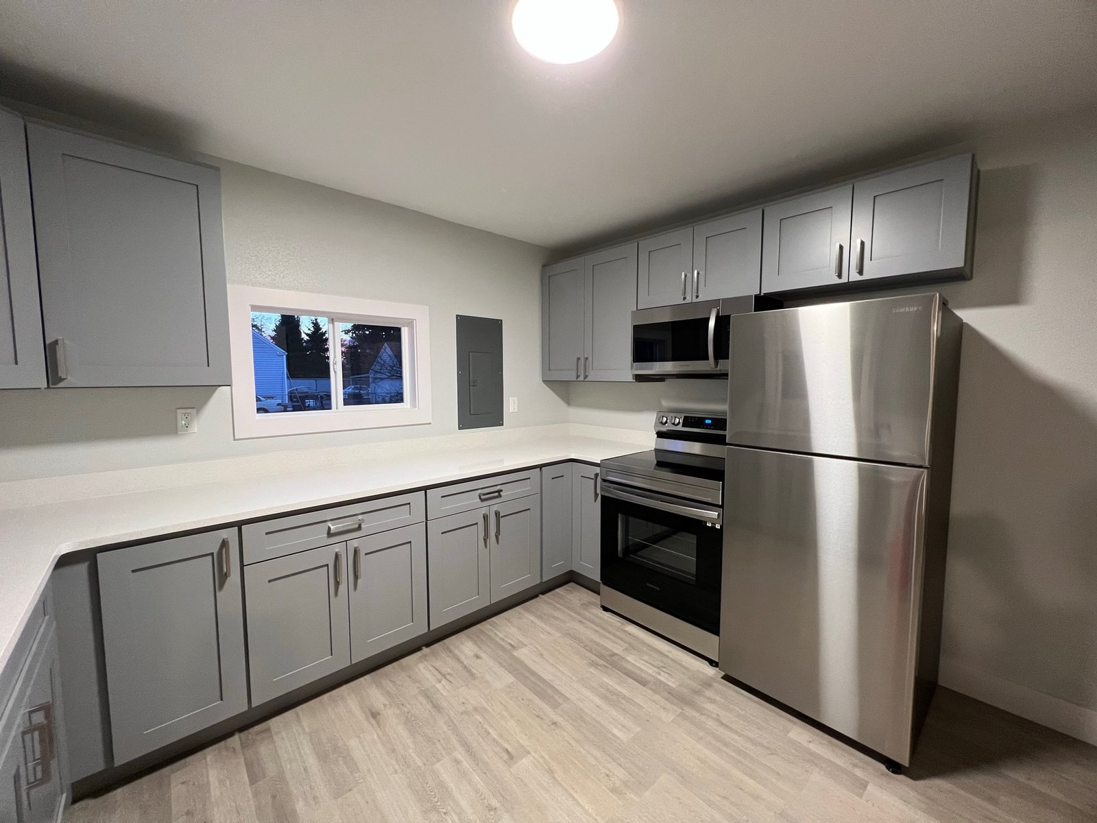 Additional kitchen view